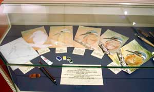 Vitrine mit Beschreibung der Auqarelltechnik